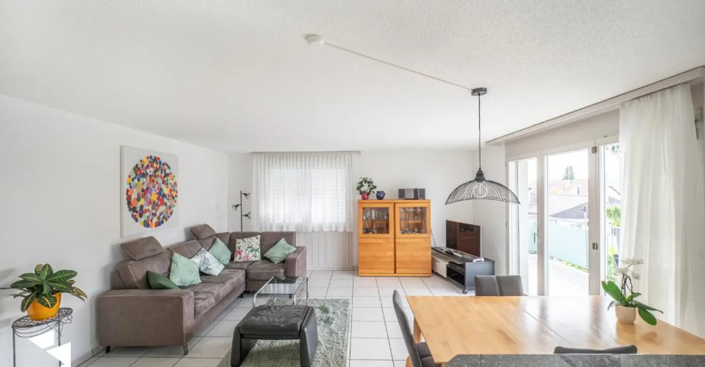 Comfortable, Quiet 4.5-Room Apartment - Photo 1 of 12