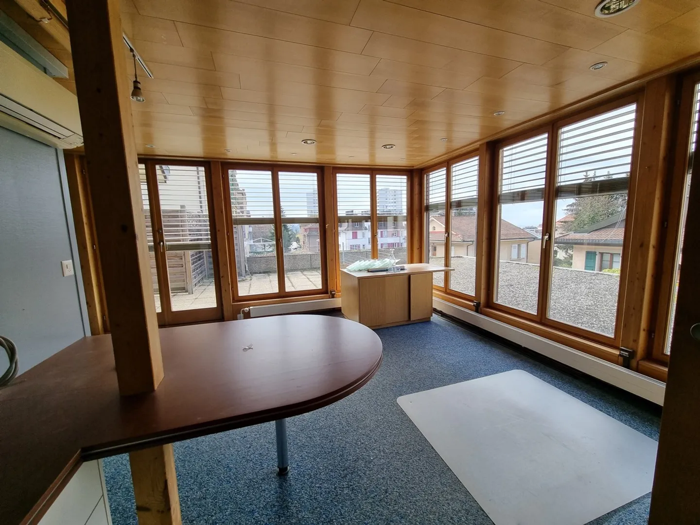 Casa con appartamento e grande laboratorio - Foto 1 di 12