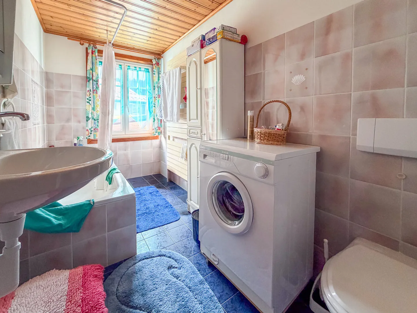 Casa a schiera con 2 appartamenti, 2 garage, grande giardino e terrazza - Foto 18 di 28