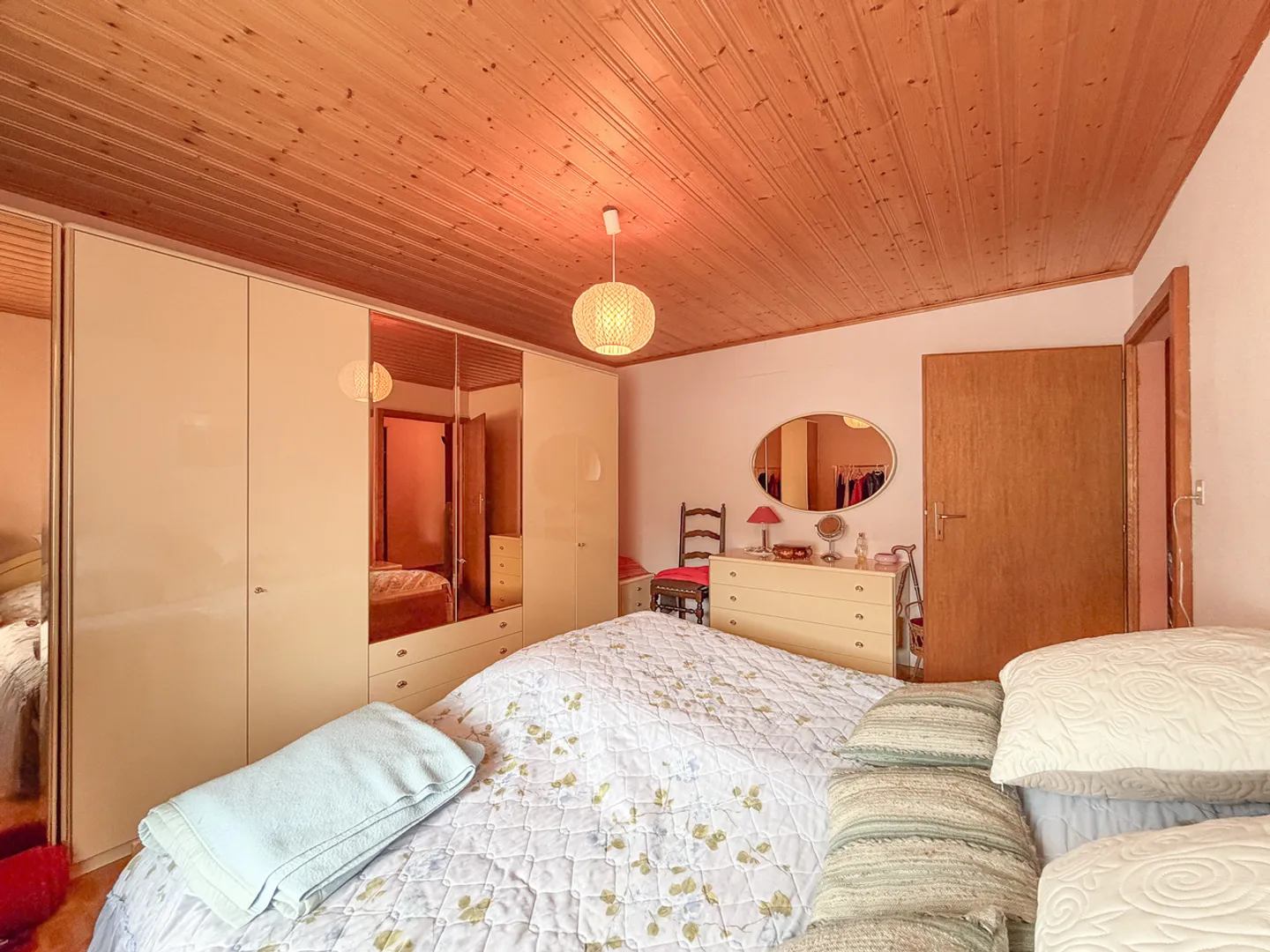 Casa a schiera con 2 appartamenti, 2 garage, grande giardino e terrazza - Foto 19 di 28