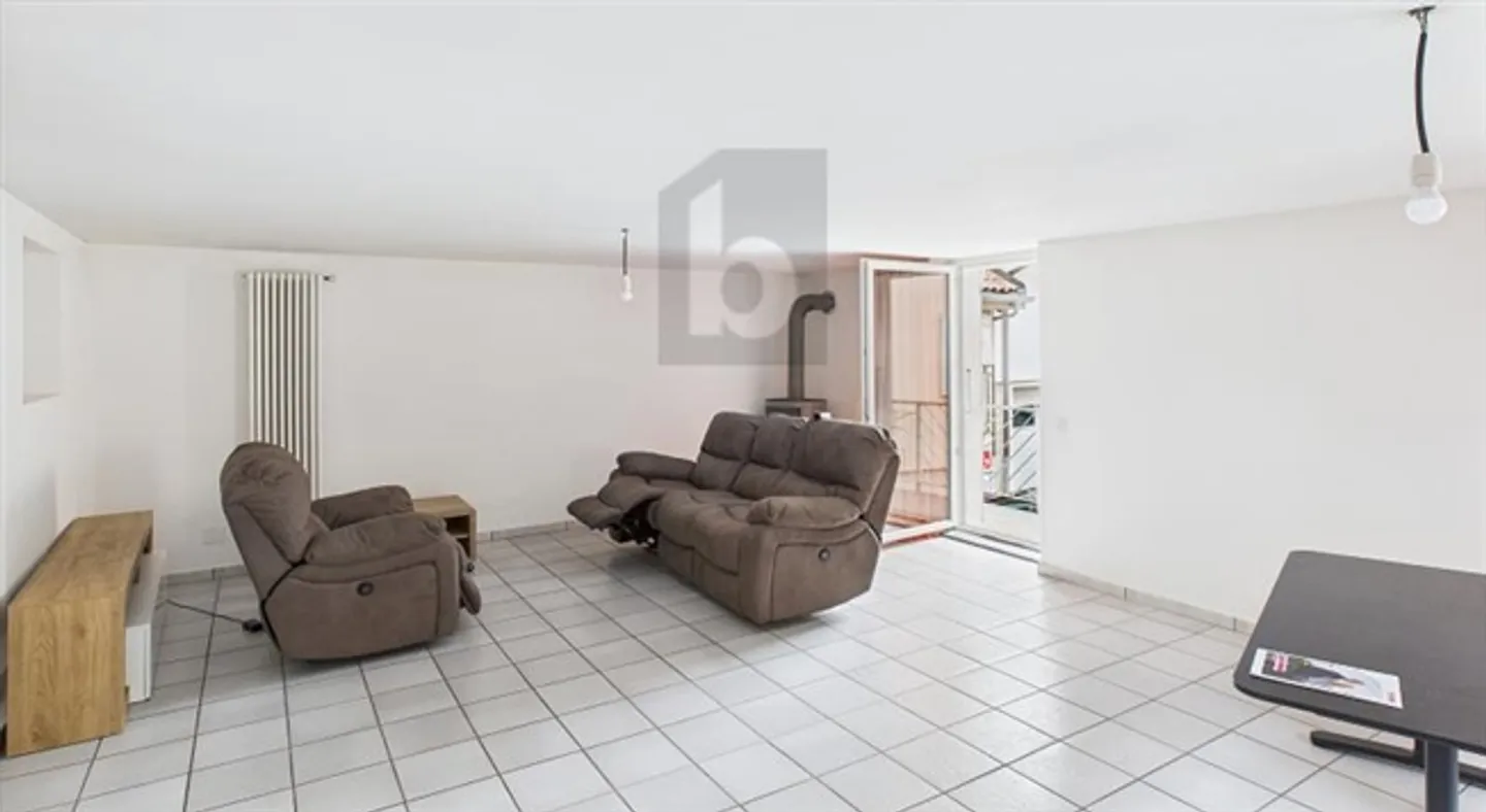 Geräumiges Familienhaus in S. Vittore - Foto 1 von 6