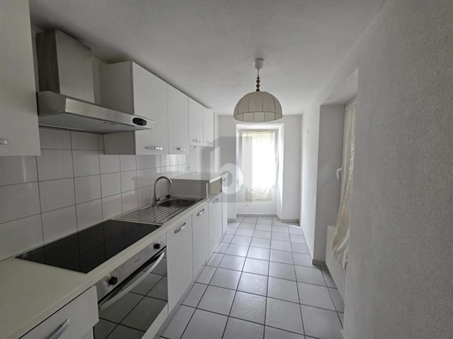 Geräumiges Familienhaus in S. Vittore - Foto 2 von 6