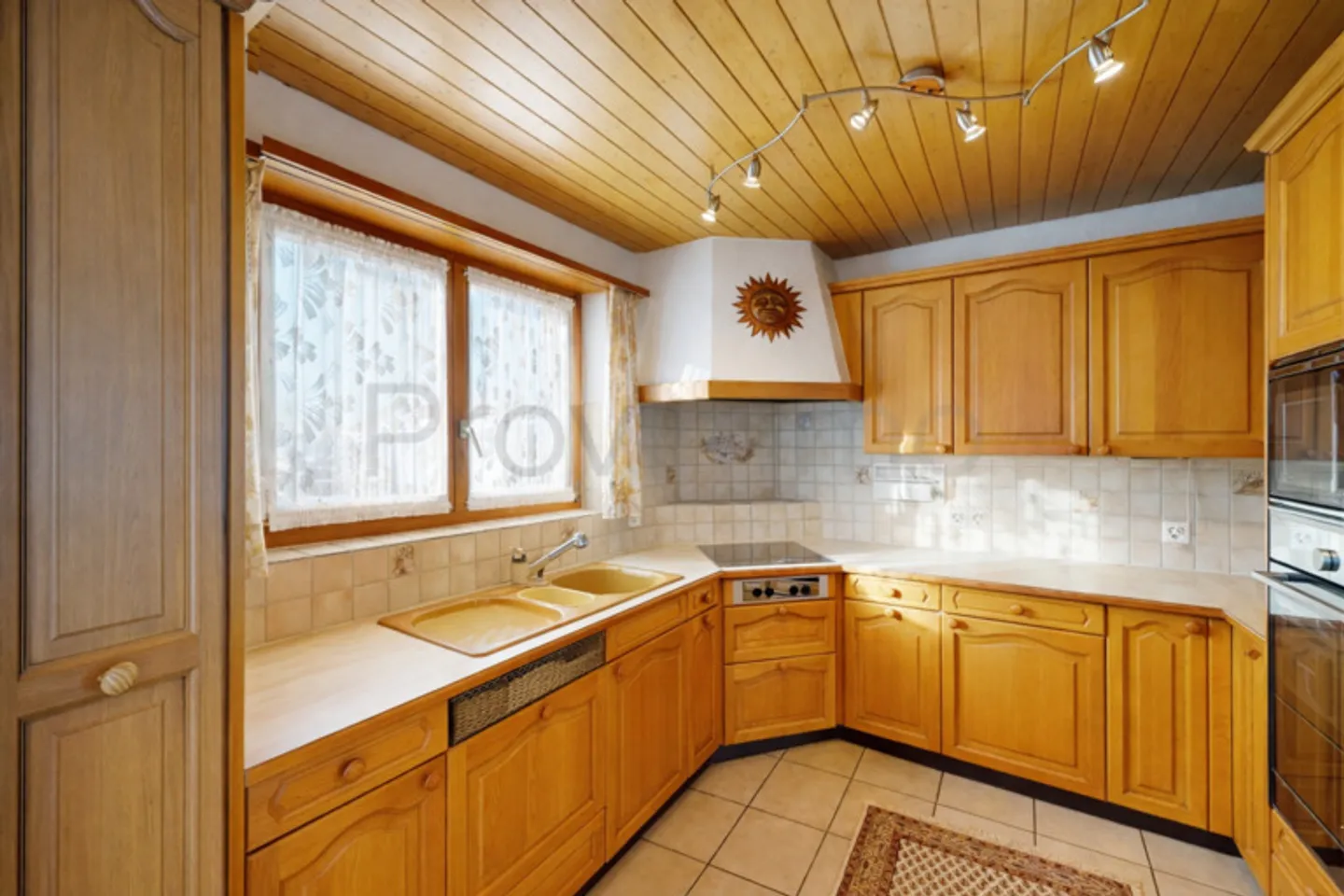 Plenty of Space, Plenty of Light, Plenty of Potential – Single-Family Home in Safenwil - Photo 7 of 13