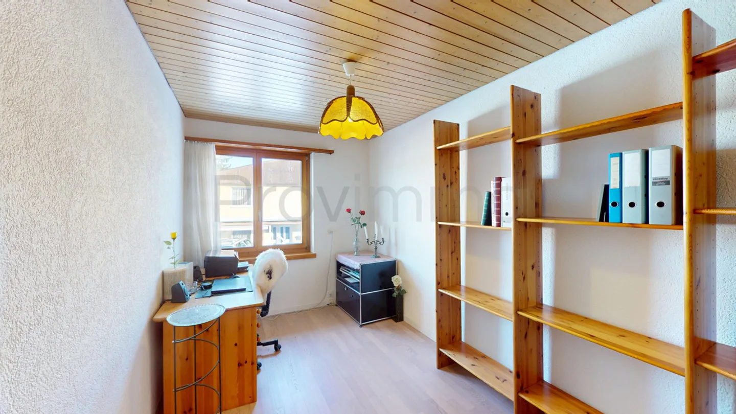 Plenty of Space, Plenty of Light, Plenty of Potential – Single-Family Home in Safenwil - Photo 10 of 13