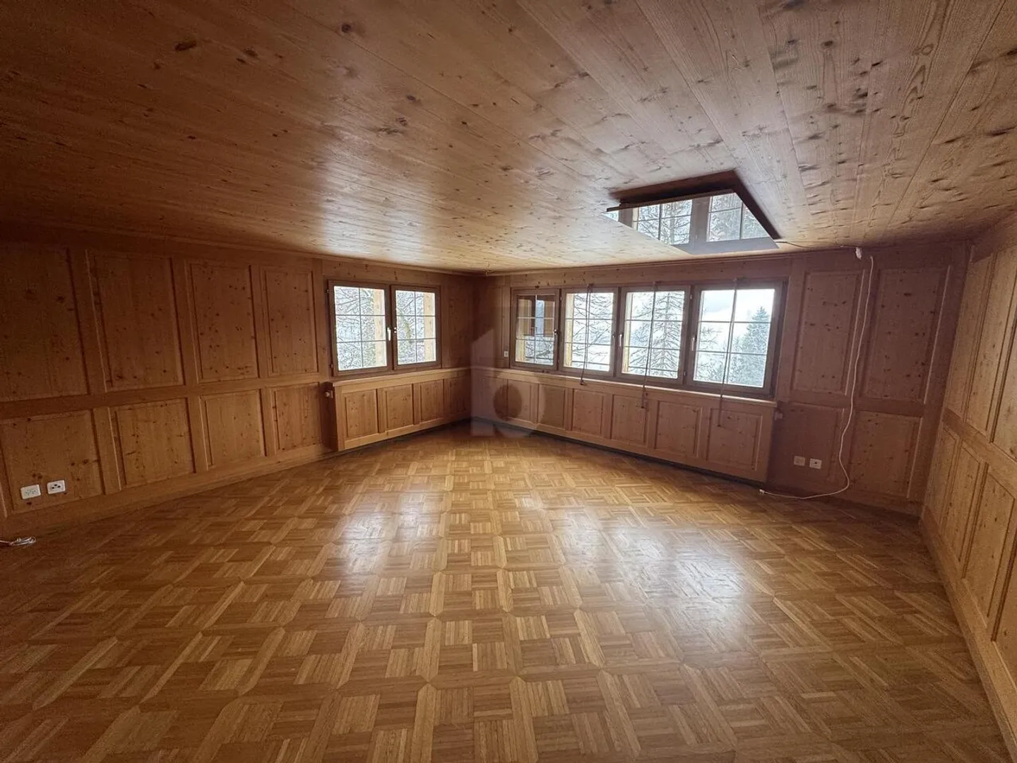 Stylish with Mountain Panorama - Photo 2 of 6