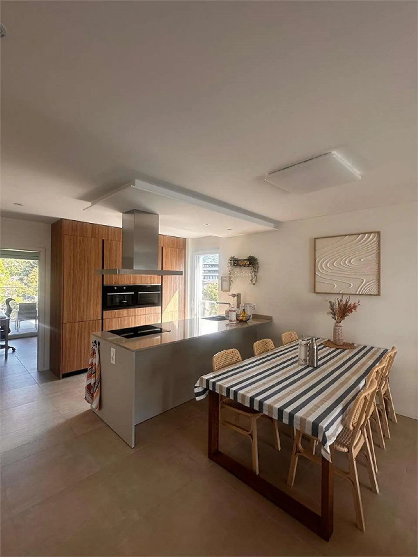 Massagno Appartement moderne de 3,5 pièces avec balcons - Photo 3 sur 13