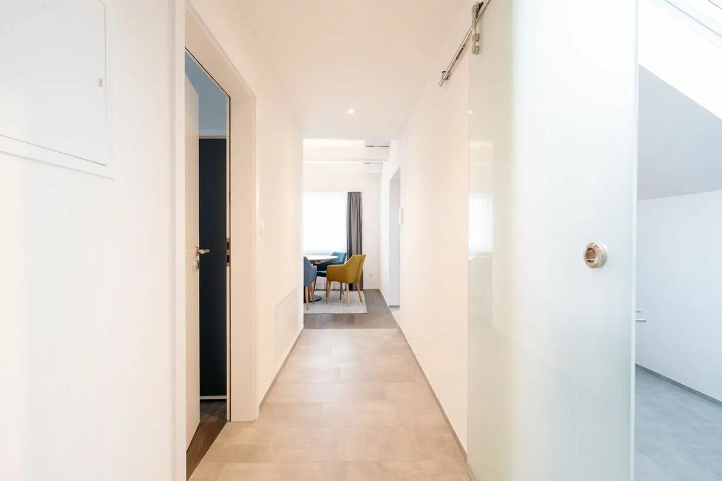 APPARTEMENT PENTHOUSE MODERNE ET ÉLÉGANT - Photo 10 sur 16