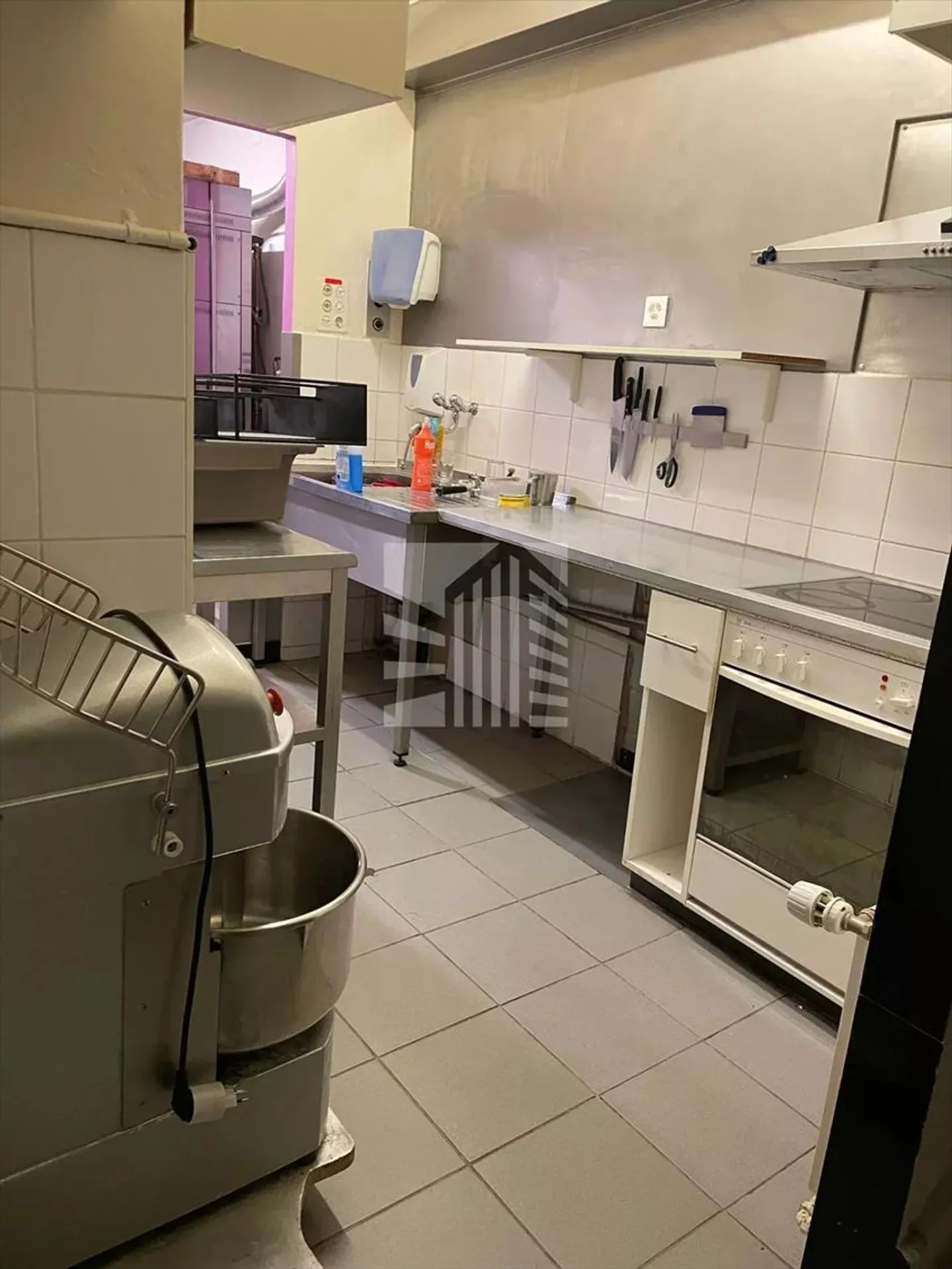 Edificio ad uso misto in affitto - Foto 4 di 8