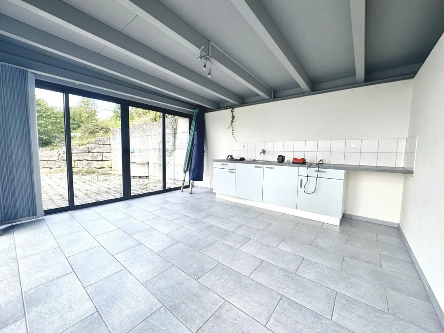 Exclusive Residential Idyl: Charming Farmhouse on Southern Slope with Great Potential in Oensingen - Photo 8 of 25