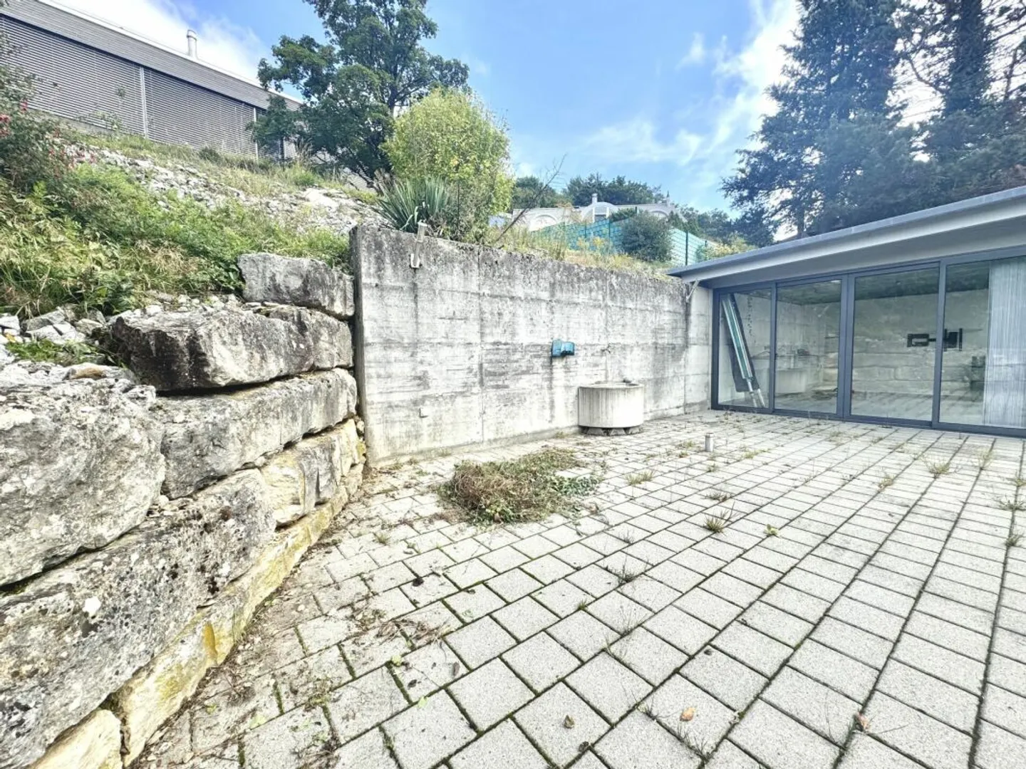 Exclusive Residential Idyl: Charming Farmhouse on Southern Slope with Great Potential in Oensingen - Photo 9 of 25