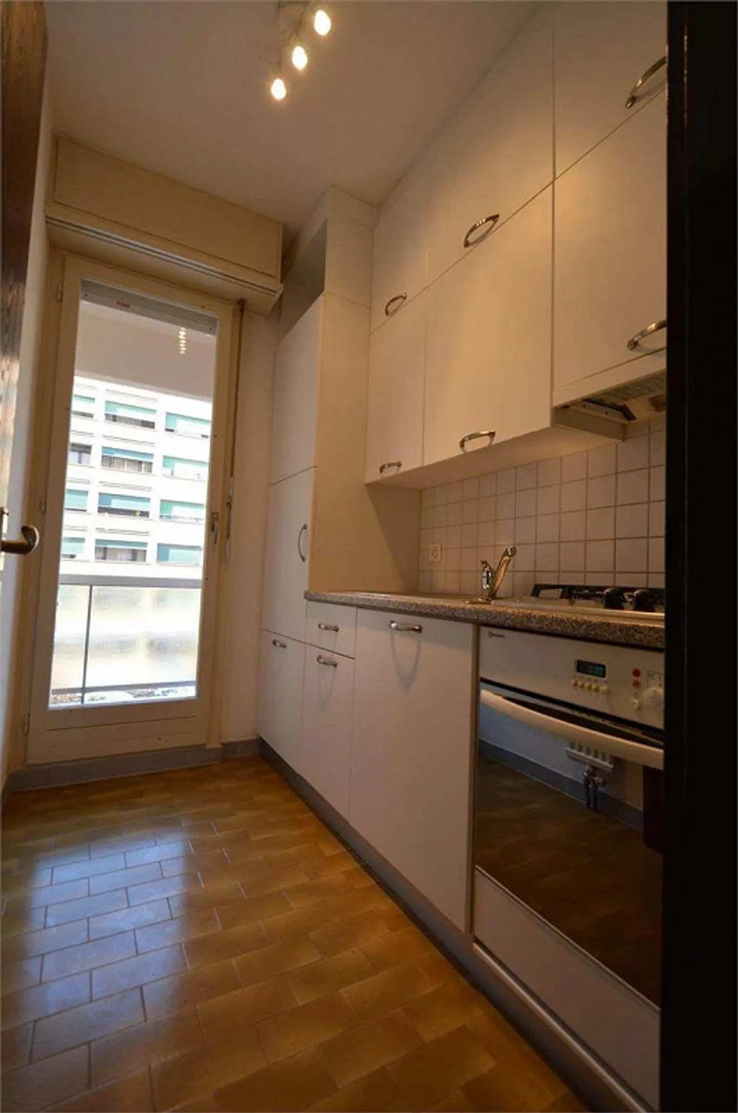 Appartamento di due e mezzo stanze in centro - Foto 9 di 13
