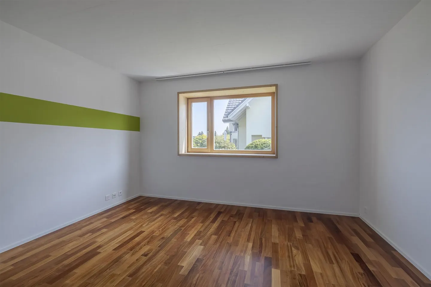 Propriété facile à entretenir avec beaucoup de places de parking - Bösingen - Photo 4 sur 14