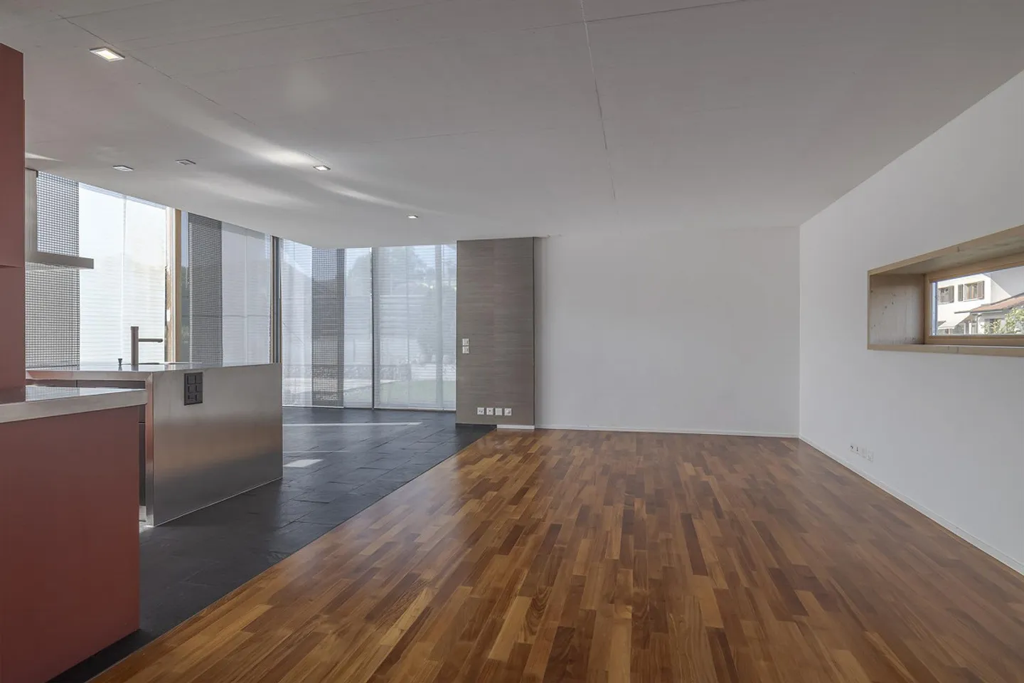 Propriété facile à entretenir avec beaucoup de places de parking - Bösingen - Photo 1 sur 14