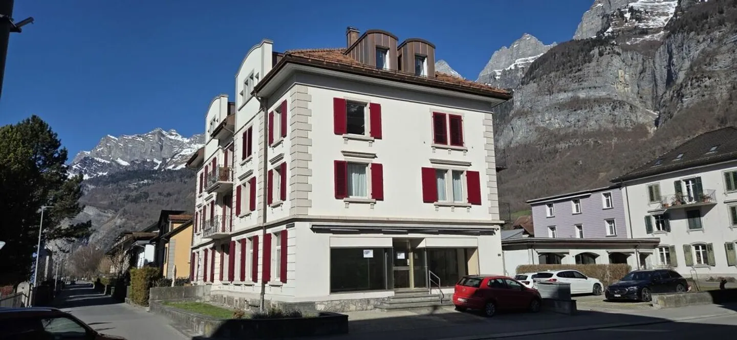 Espace commercial à louer dans un emplacement central - Photo 2 sur 8