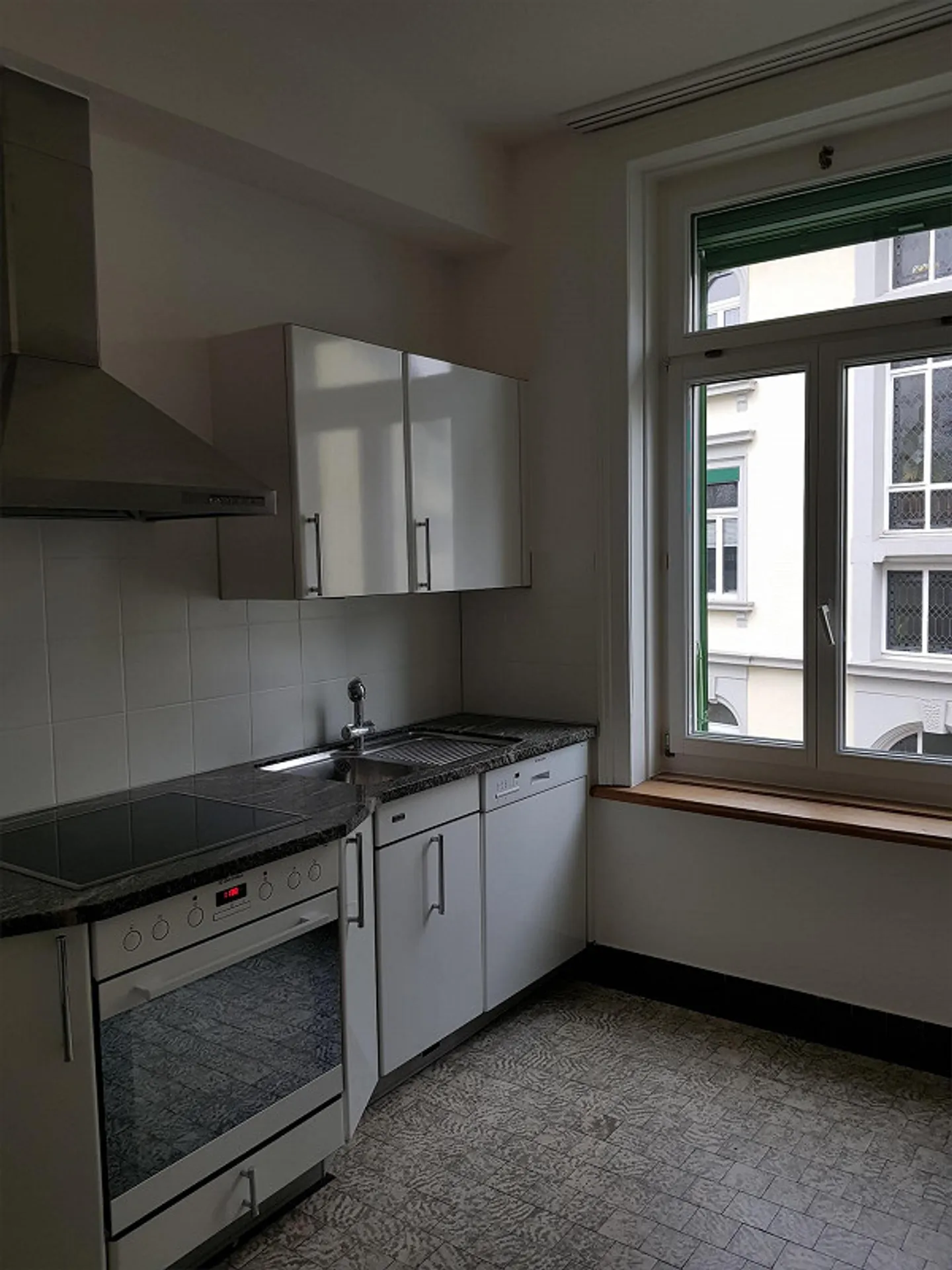 huge stately 3½-room city apartment with 2 balconies and garden - Photo 8 of 10