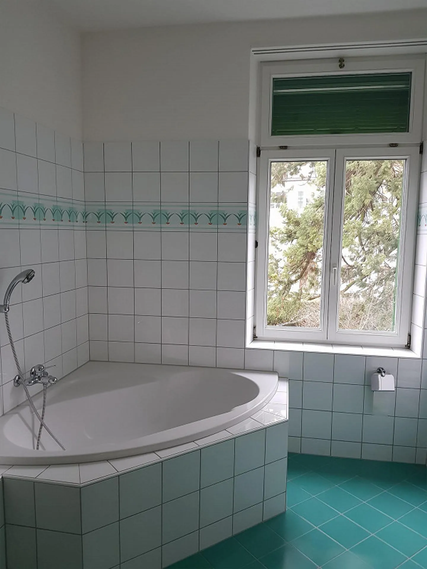 huge stately 3½-room city apartment with 2 balconies and garden - Photo 9 of 10