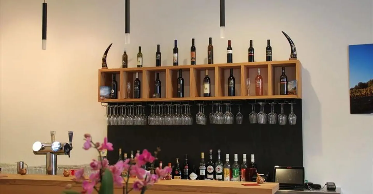 Shop for rent - Photo 2 of 7