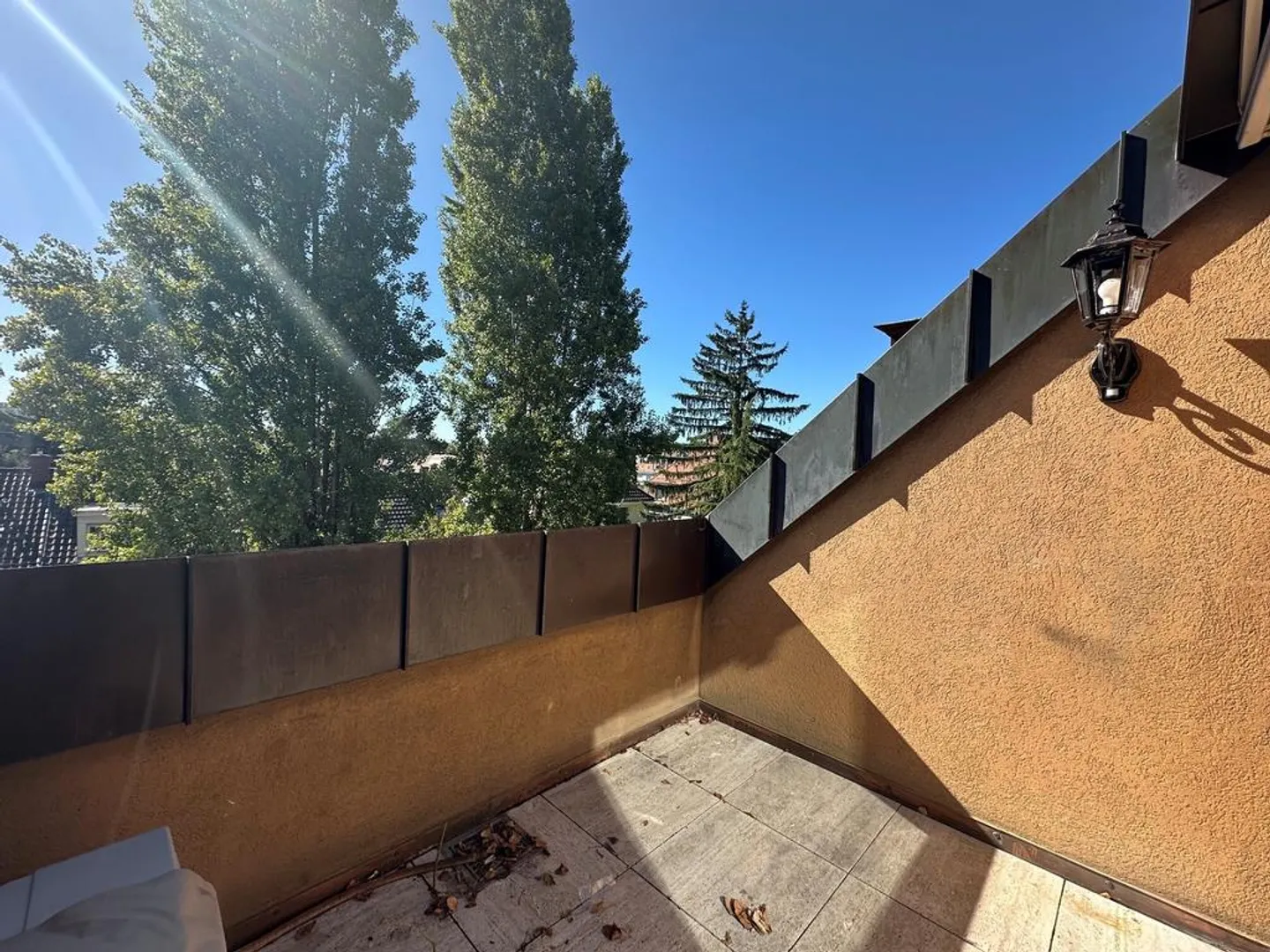 Appartamento mansardato affascinante con camino e balcone soleggiato - Foto 12 di 12
