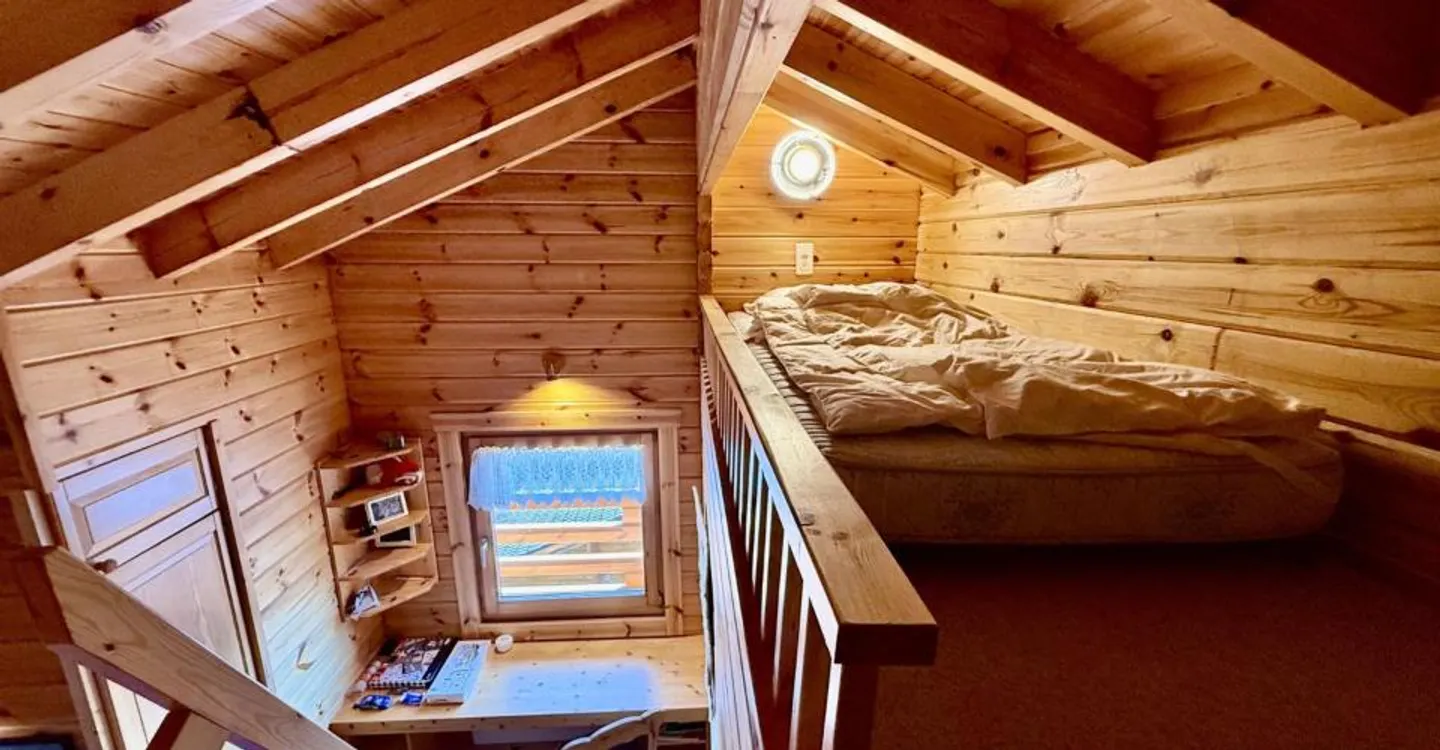 Large chalet in Anzère with 6.5 rooms in a quiet area, close to the center with a very beautiful view - Photo 7 of 10