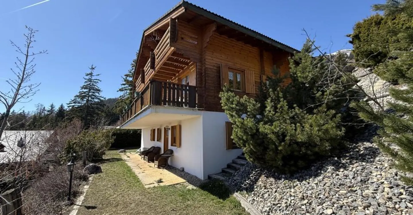 Large chalet in Anzère with 6.5 rooms in a quiet area, close to the center with a very beautiful view - Photo 9 of 10