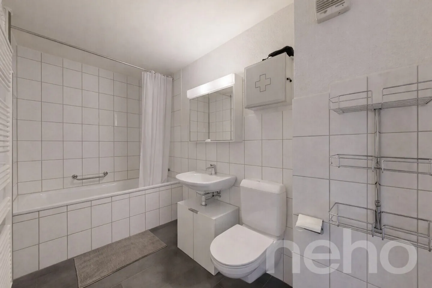 Family-Friendly Townhouse in Bassersdorf - Photo 5 of 12
