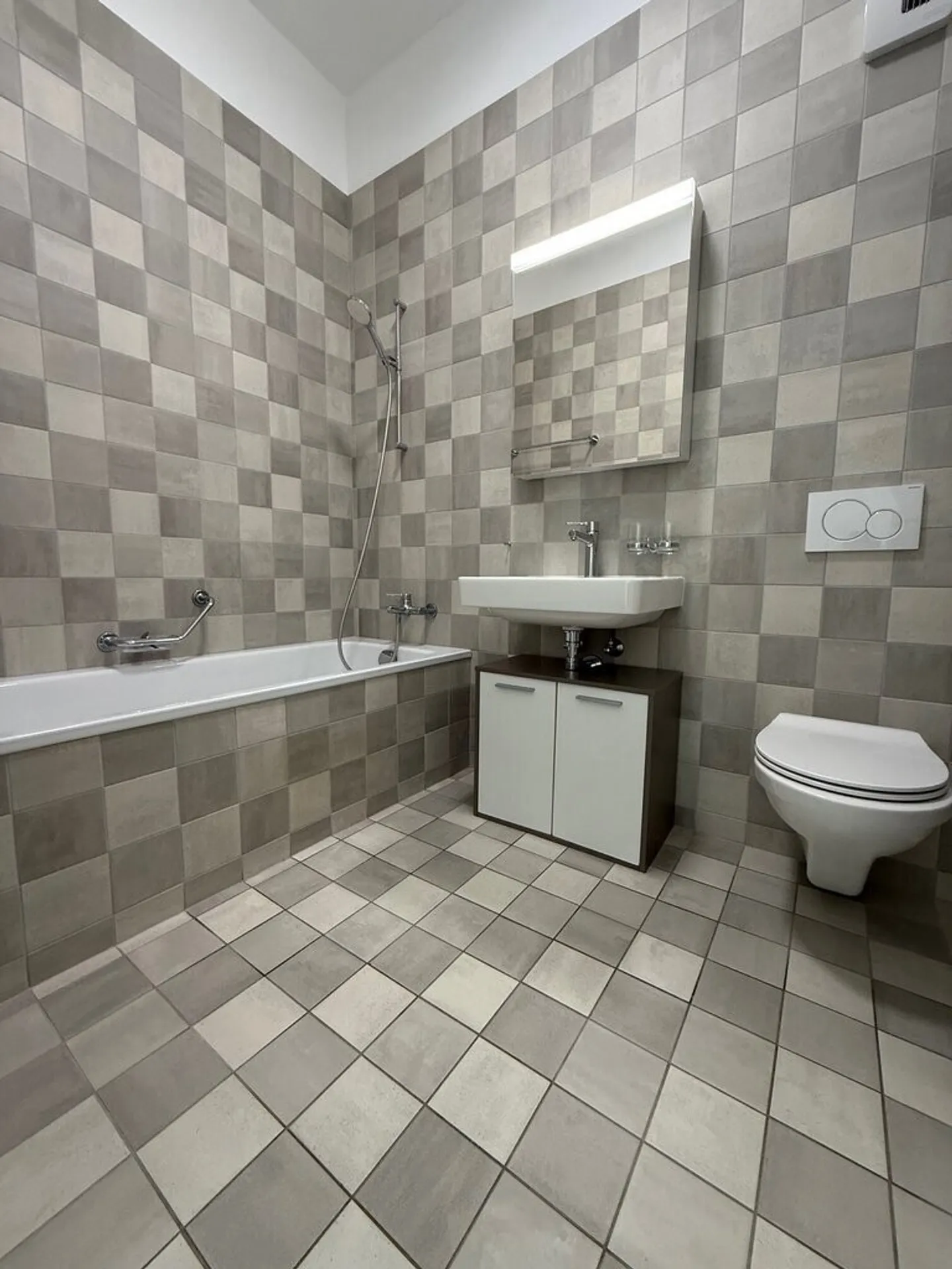 Magnifico appartamento di 4,5 stanze con un grande balcone - Foto 7 di 10