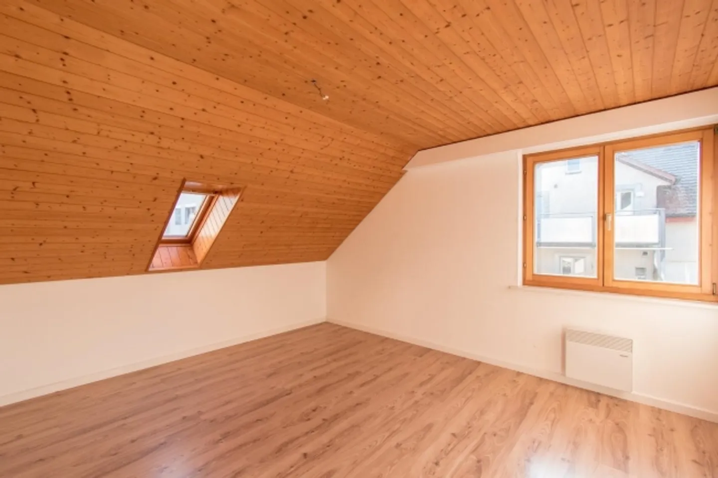 Appartement confortable de 3,5 pièces dans un emplacement central - Photo 4 sur 13