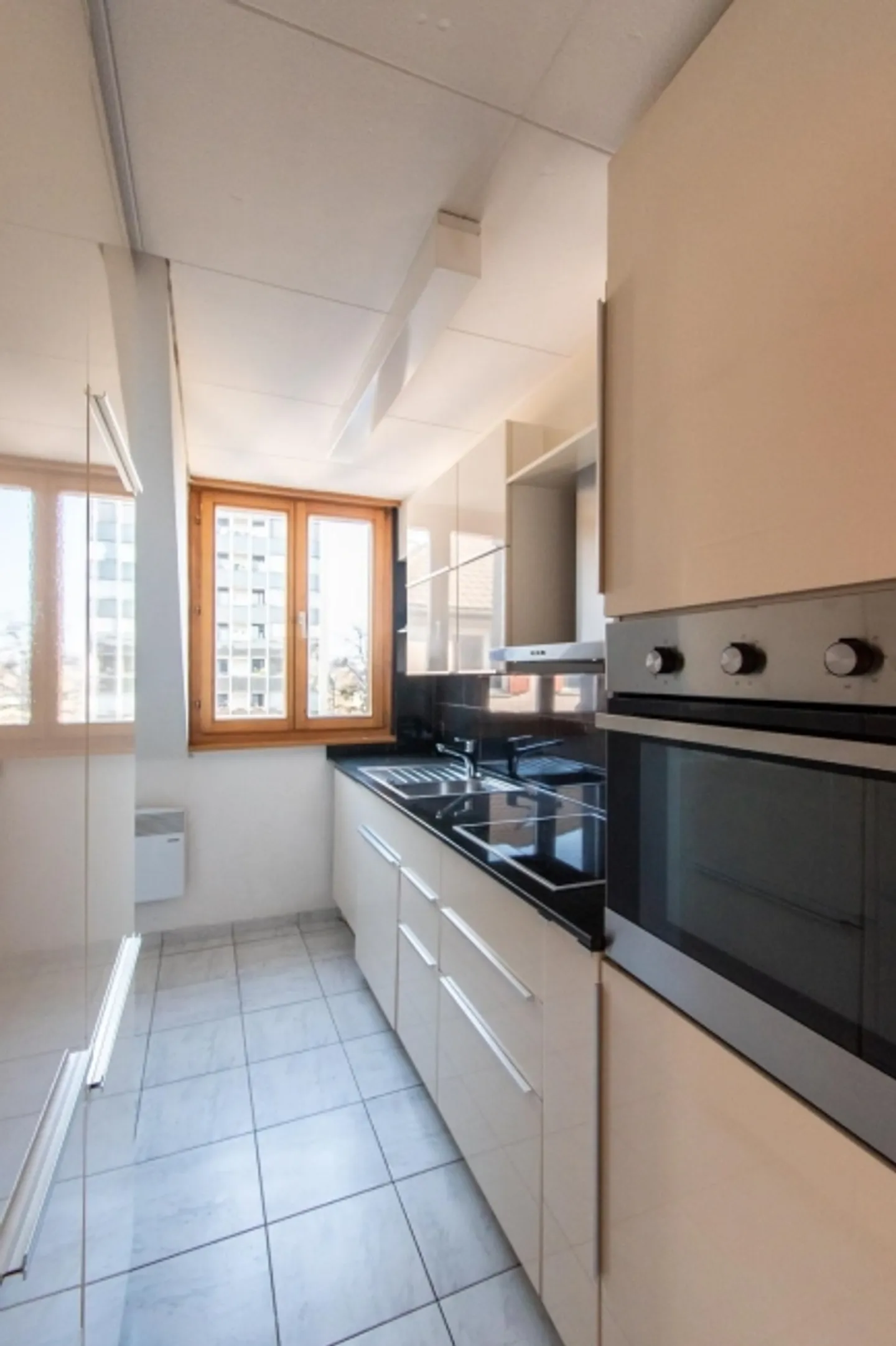 Appartement confortable de 3,5 pièces dans un emplacement central - Photo 5 sur 13