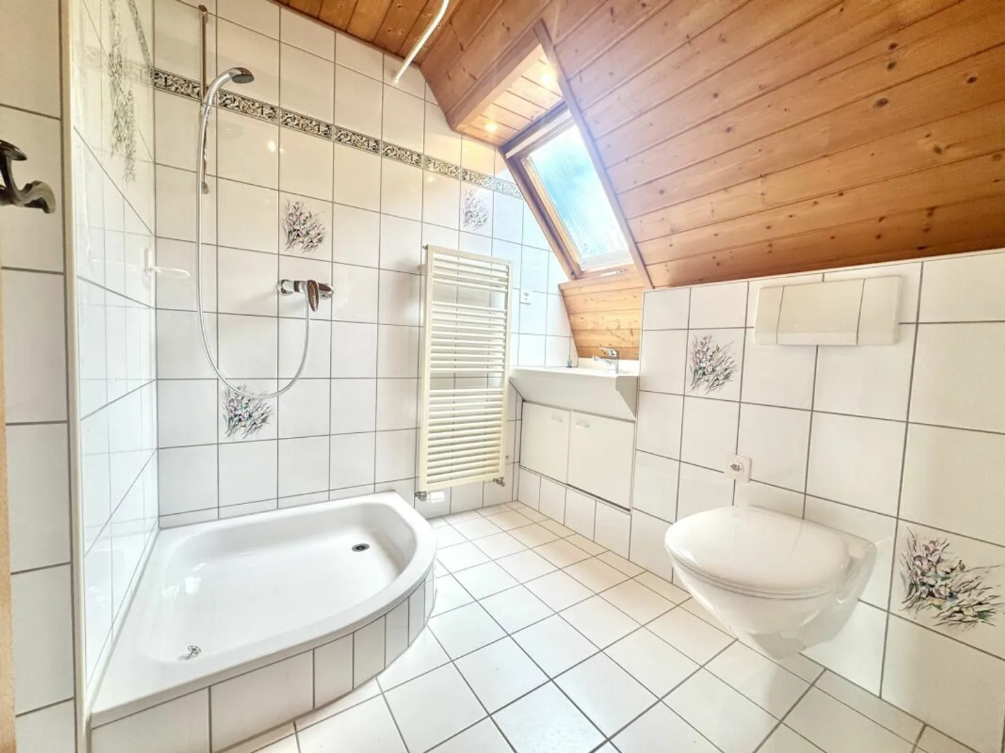 Exclusive Residential Idyl: Charming Farmhouse on Southern Slope with Great Potential in Oensingen - Photo 22 of 25