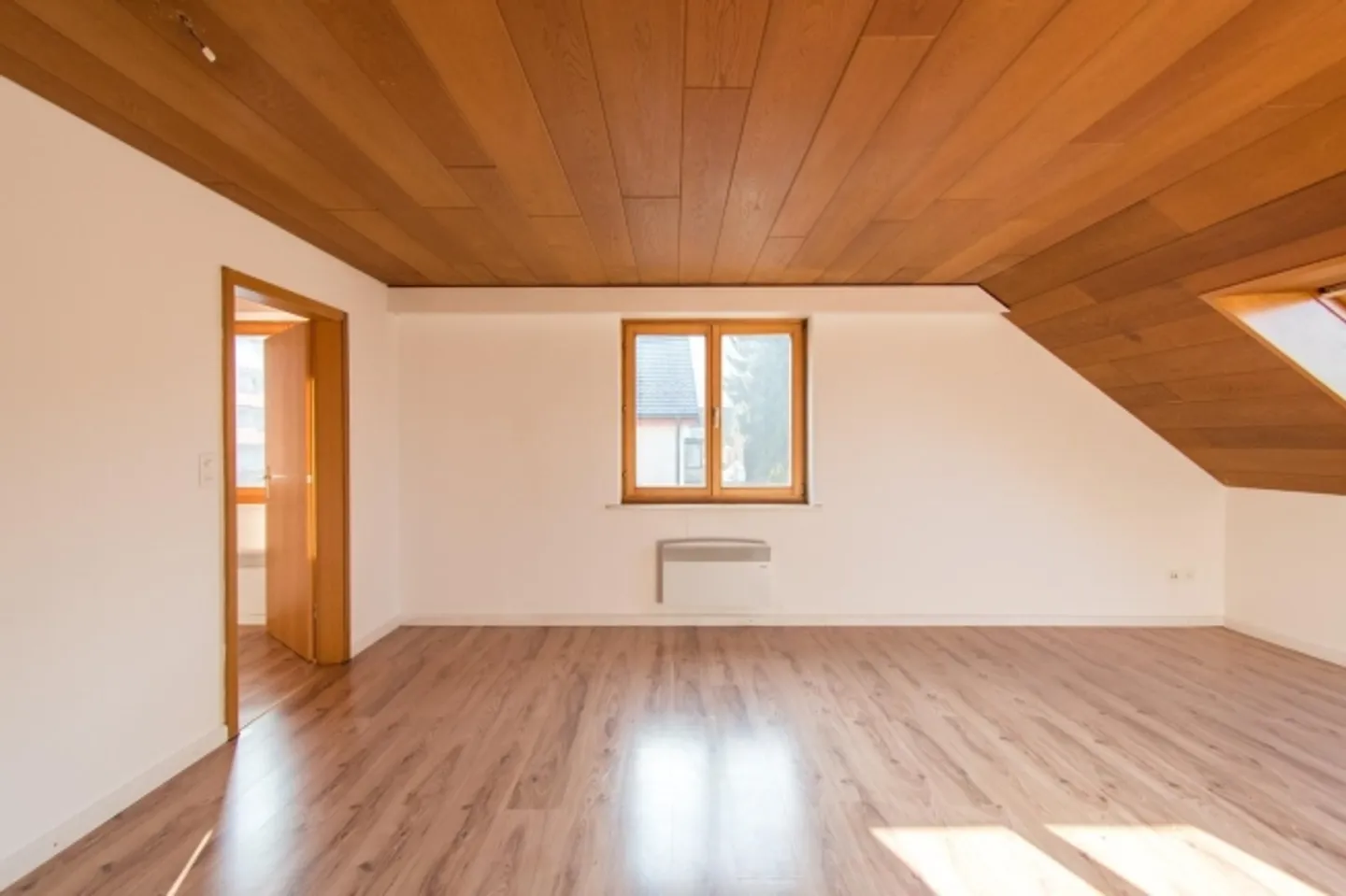 Appartement confortable de 3,5 pièces dans un emplacement central - Photo 1 sur 13