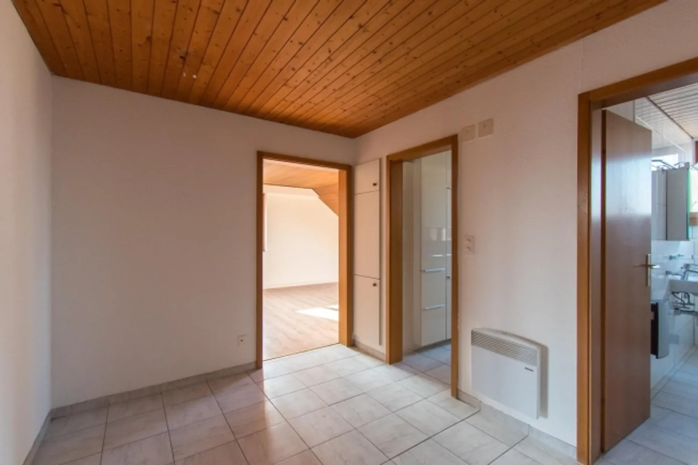 Appartement confortable de 3,5 pièces dans un emplacement central - Photo 9 sur 13