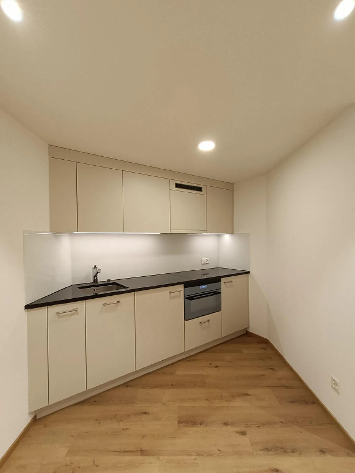 Appartamento moderno 1.5 camere in affitto in un edificio storico - Foto 2 di 10