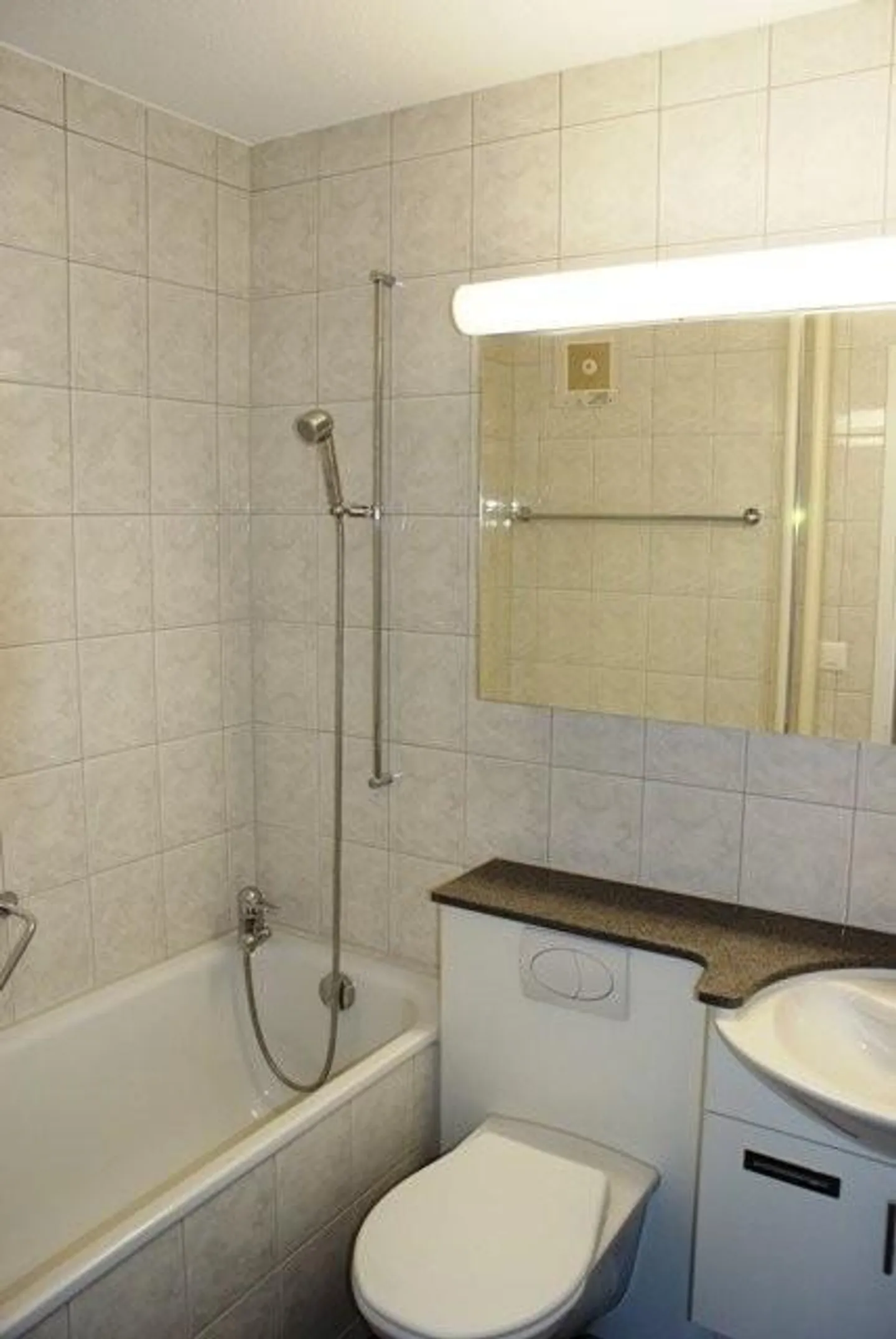 Affordable Living in Schwäbis, Near Thun Center - Photo 7 of 7