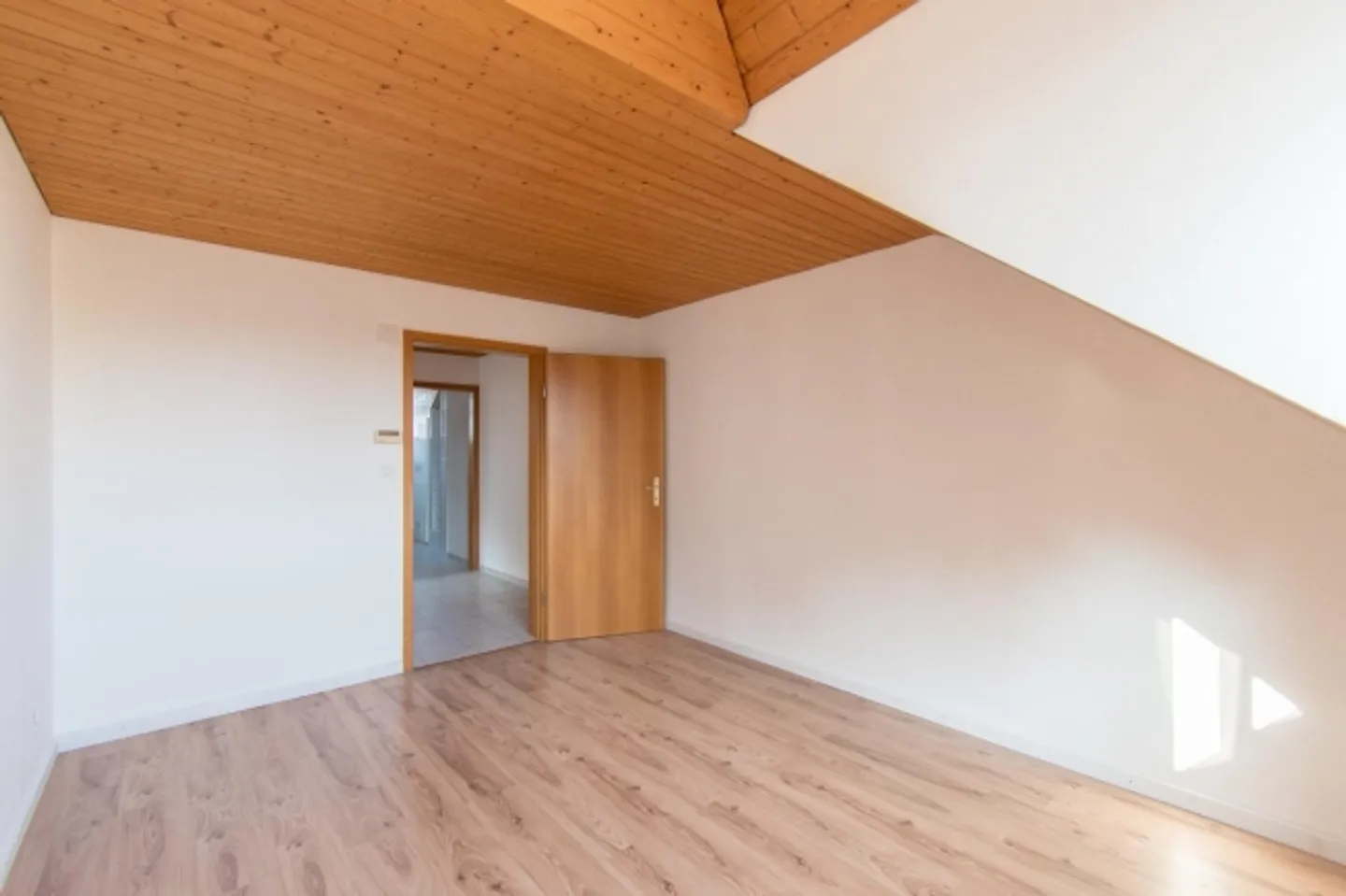Appartement confortable de 3,5 pièces dans un emplacement central - Photo 12 sur 13