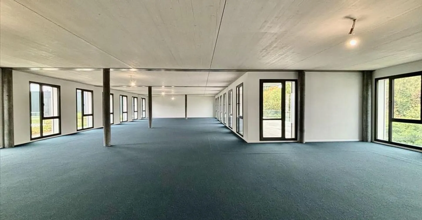 Office space for rent - Photo 2 of 12