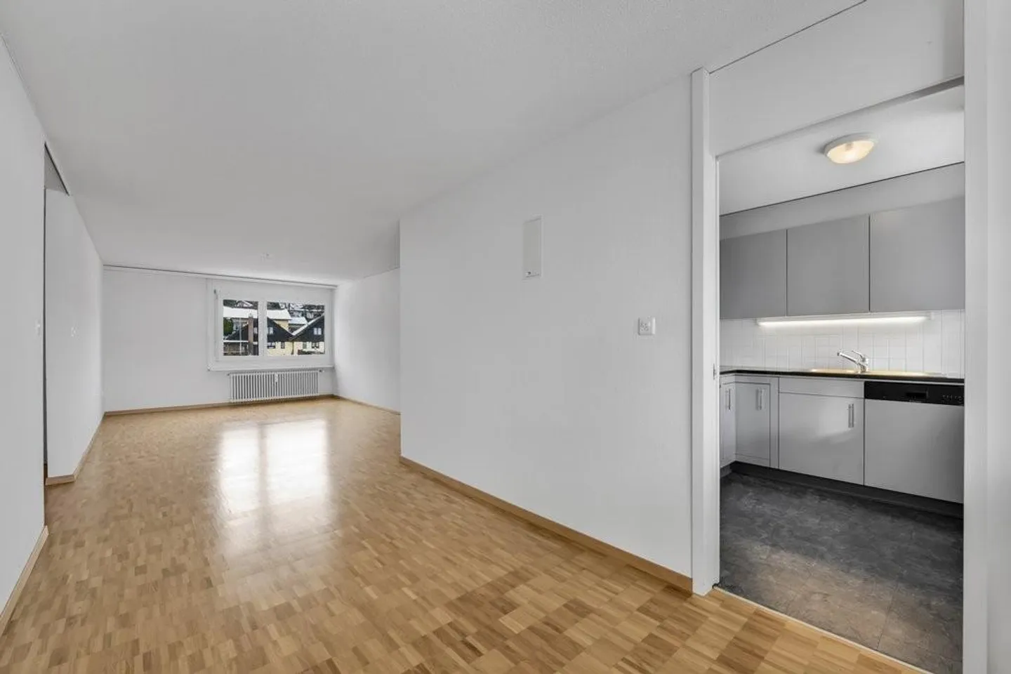 Attractive apartment with large balcony - Photo 2 of 8