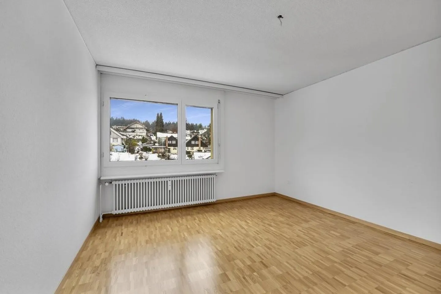 Attractive apartment with large balcony - Photo 4 of 8