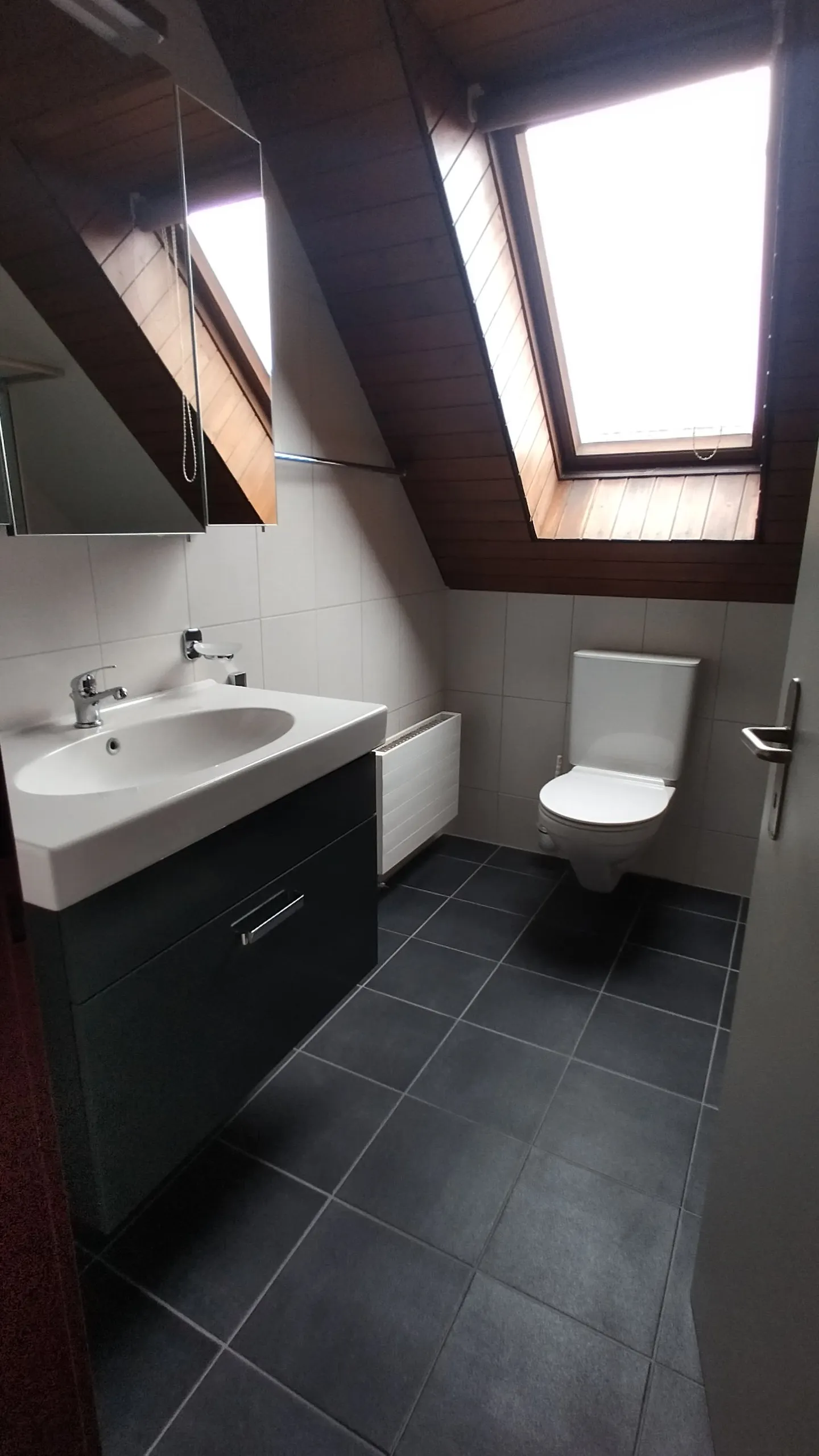Charmante appartement en penthouse de 2 pièces sur la Bahnhofstrasse à Olten - Photo 7 sur 8