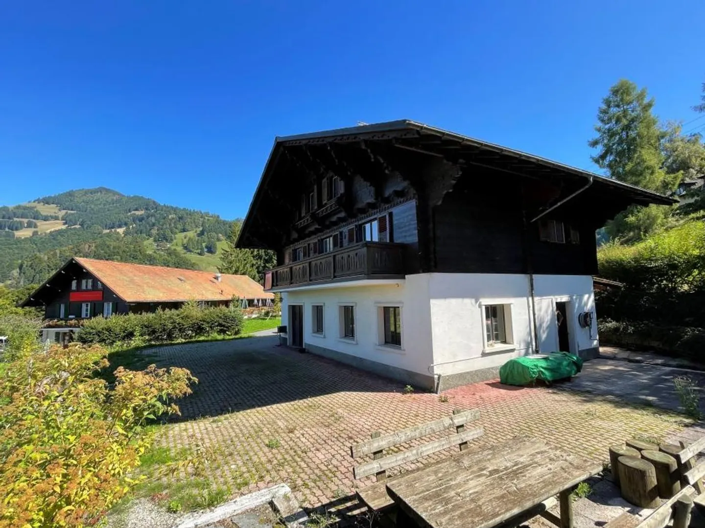 Opportunité de saisir un beau chalet de 5,5 pièces avec une belle vue dans un endroit calme - Photo 6 sur 13