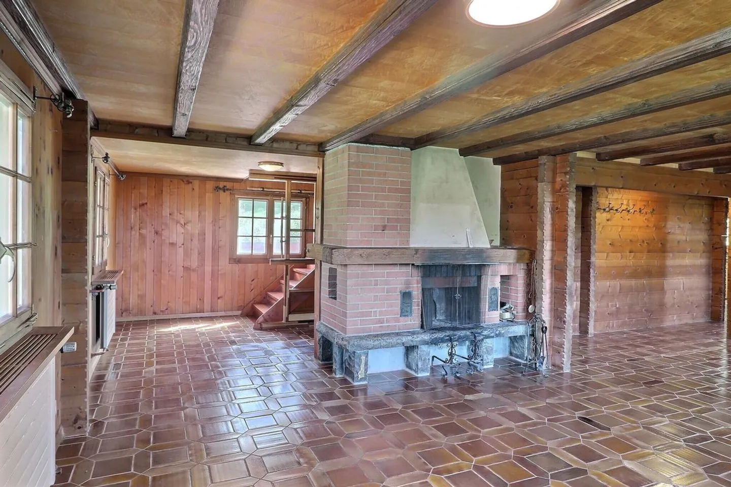 Opportunité de saisir un beau chalet de 5,5 pièces avec une belle vue dans un endroit calme - Photo 8 sur 13