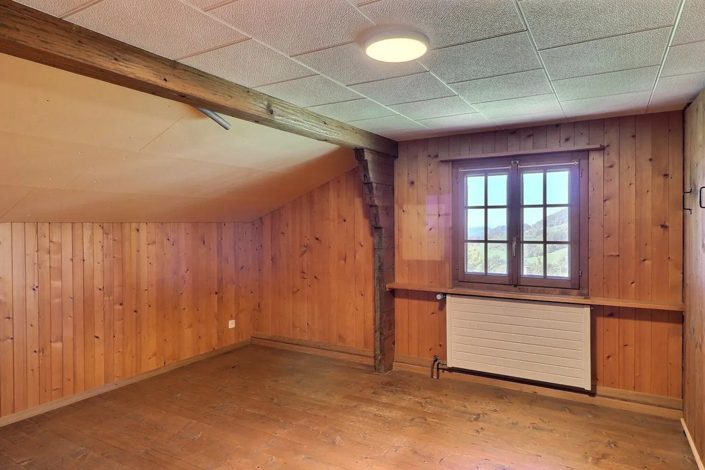 Opportunité de saisir un beau chalet de 5,5 pièces avec une belle vue dans un endroit calme - Photo 11 sur 13