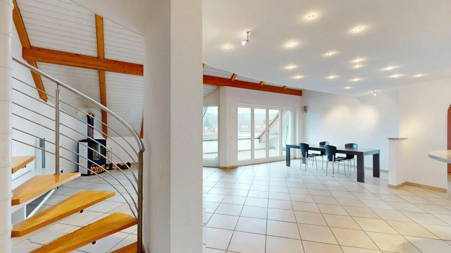 Wohntraum mit Cheminée, Galerie & Balkon - Foto 4 von 12