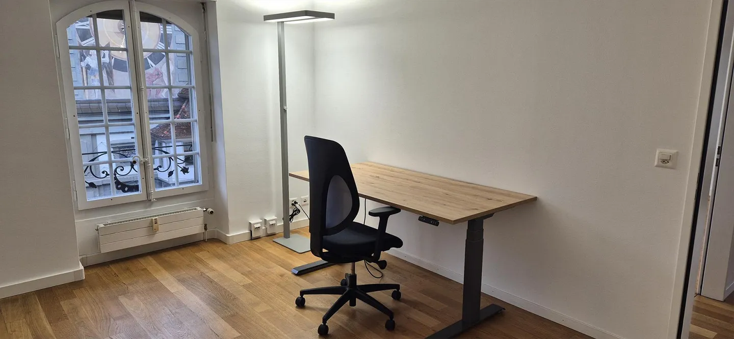 Modern Office at Kornhausplatz in Bern – 25 m² on the 4th floor - Photo 1 of 10