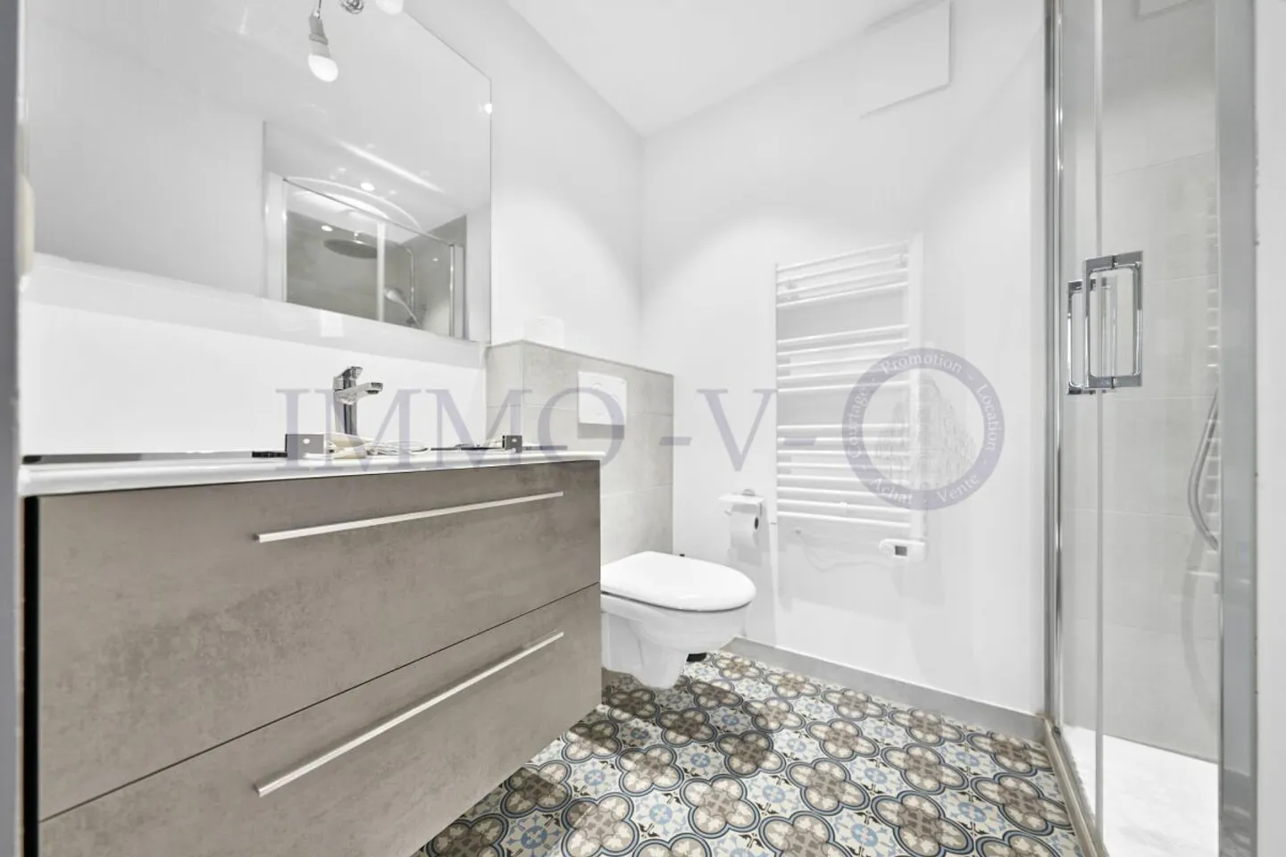 Maison Rénovée avec Vue Lac - Photo 20 sur 20