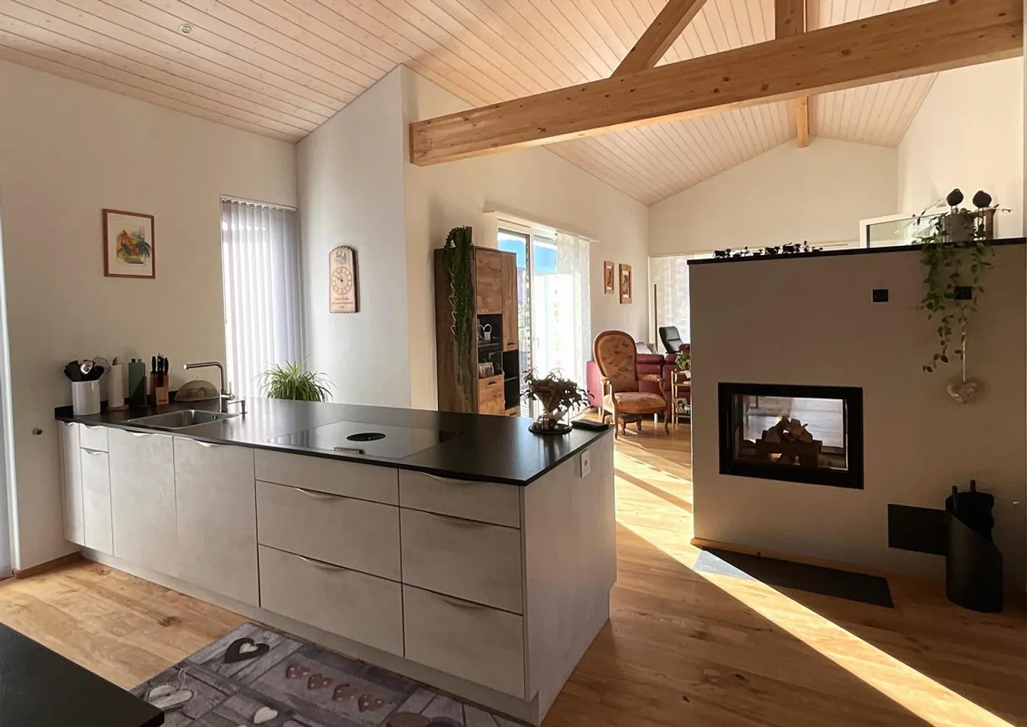 Modernes, lichtdurchflutetes, freistehendes Einfamilienhaus - Foto 5 von 12