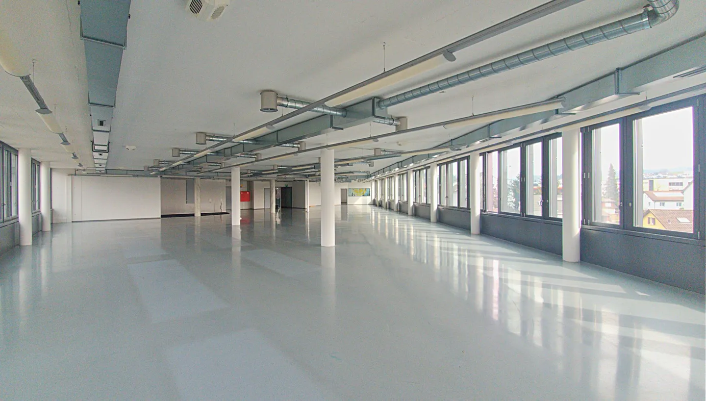 Gekühlte, äusserst helle Gewerbefläche mit abgetrenntem Büro! - Foto 4 von 6