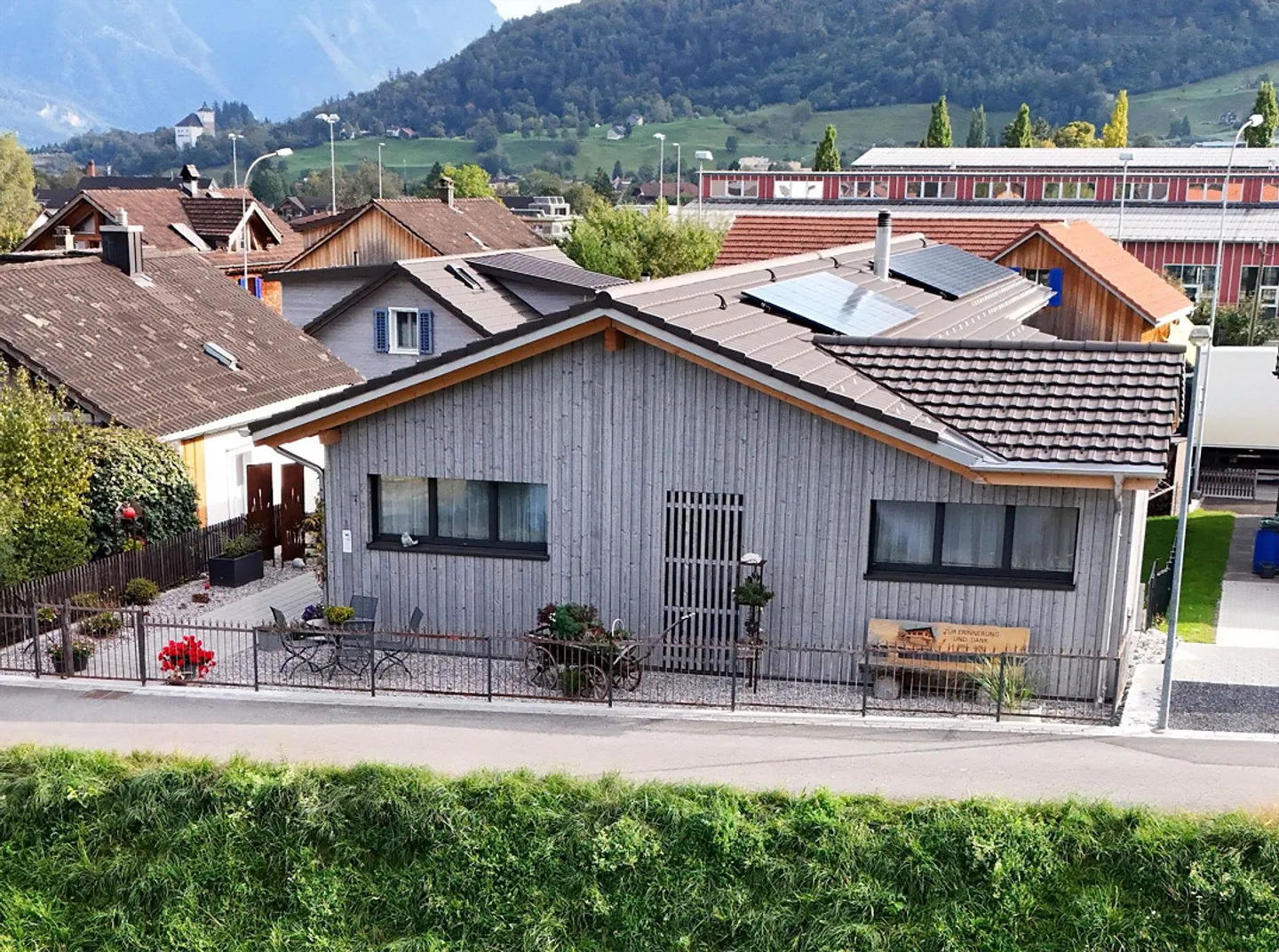 Modernes, lichtdurchflutetes, freistehendes Einfamilienhaus - Foto 11 von 12
