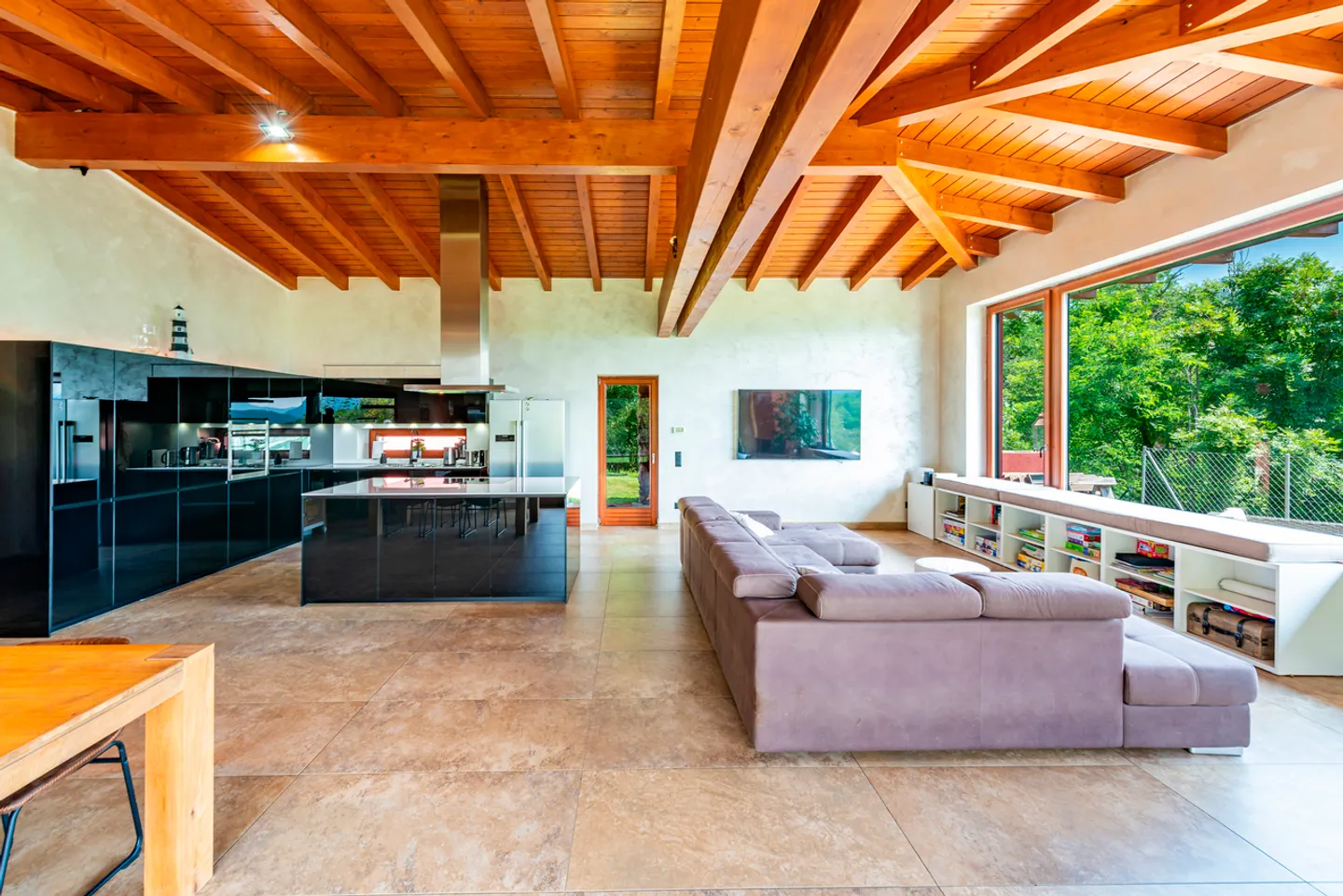 Bella casa bifamiliare nel verde con vista lago - Foto 6 di 17