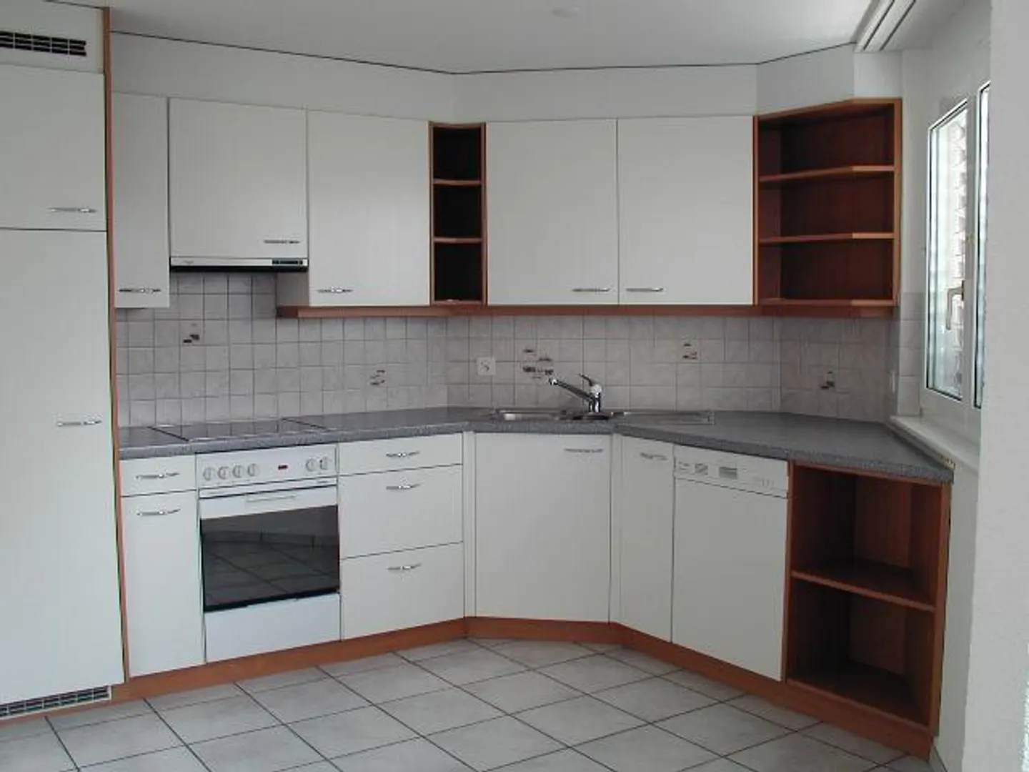 Appartement 4 1/2 pièces sur Sonnenbergweg, 1er étage - Photo 3 sur 8