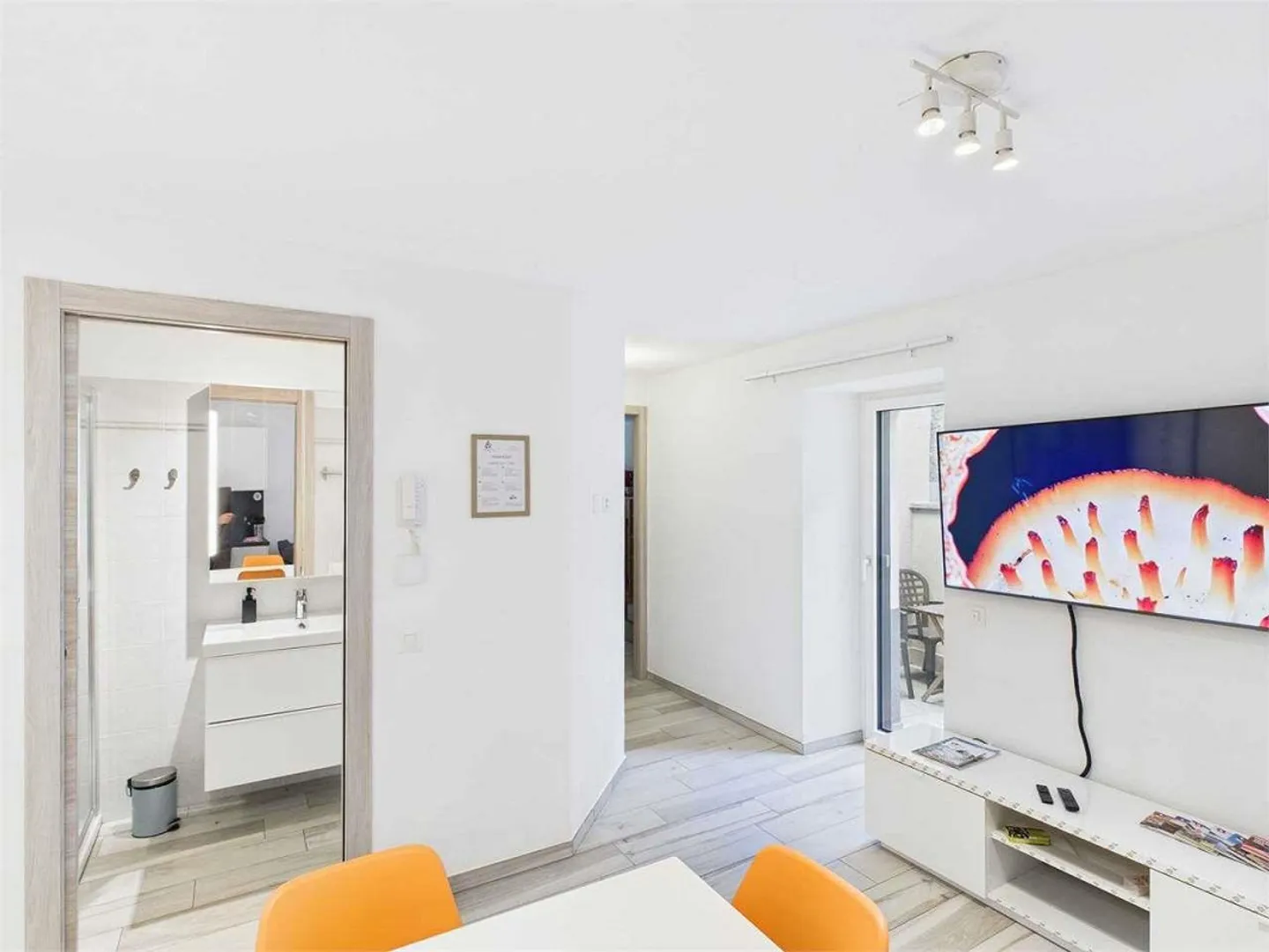 Charmante Wohnung mit Terrasse - Foto 6 von 13